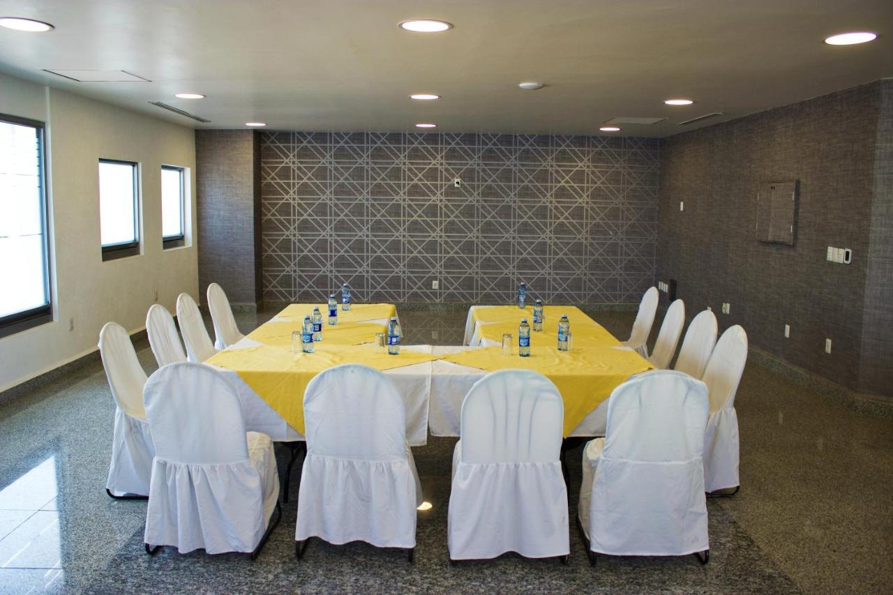 San Juan Park Hotel 산후안델리오 외부 사진 Meeting room