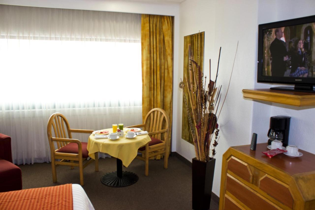 San Juan Park Hotel 산후안델리오 외부 사진 A room at the hotel